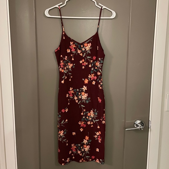 Floral Burgundy dress - Picture 3 of 6